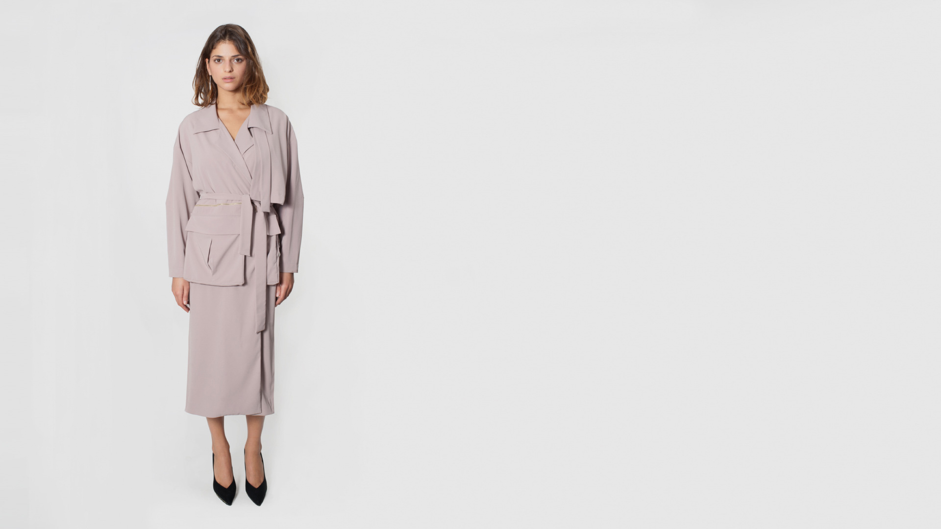 płaszcz różowy z kieszeniami