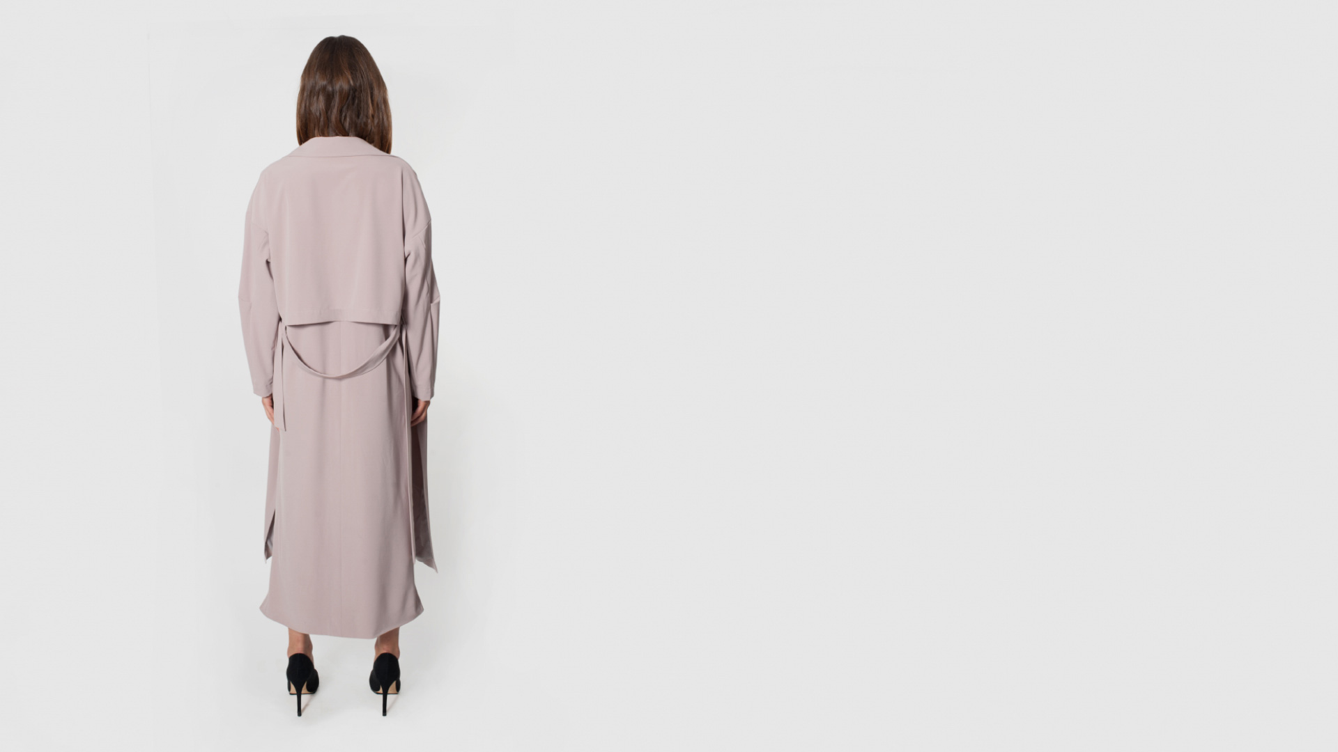 płaszcz różowy z kieszeniami