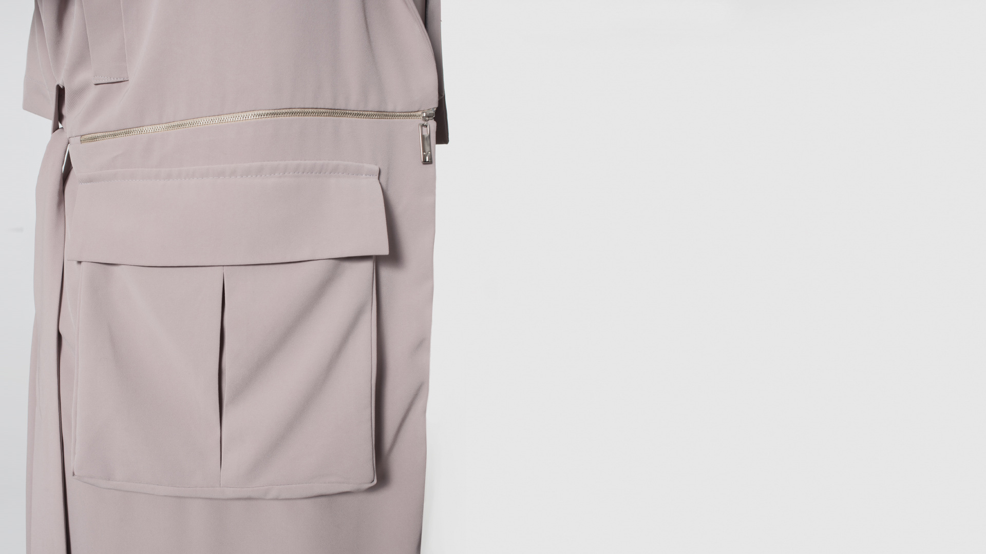 płaszcz różowy z kieszeniami